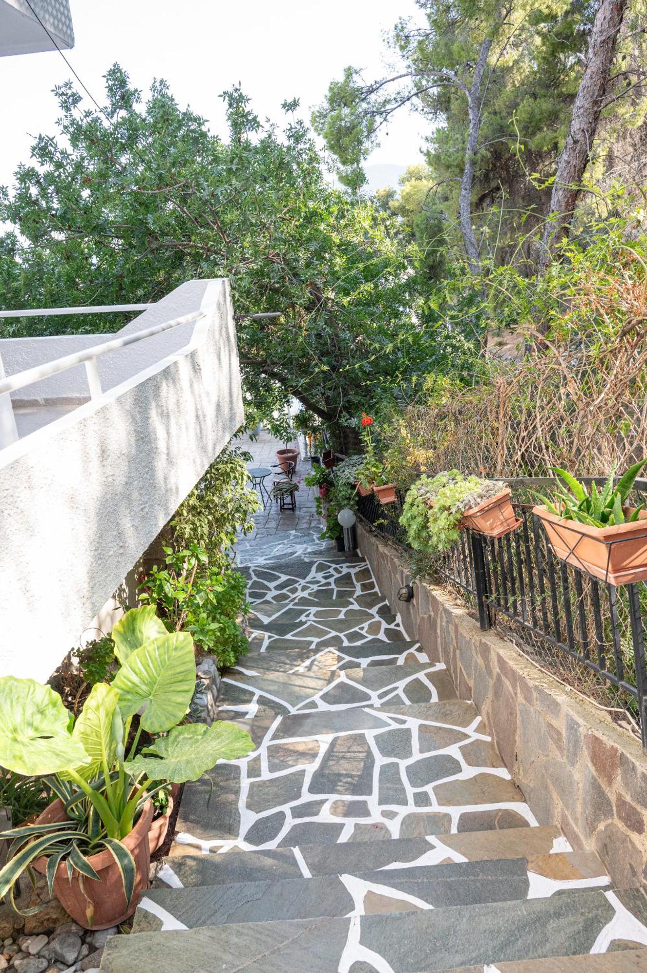 Lions 2 Studios & Apartments, Poros Island. Poros Town Exterior photo
